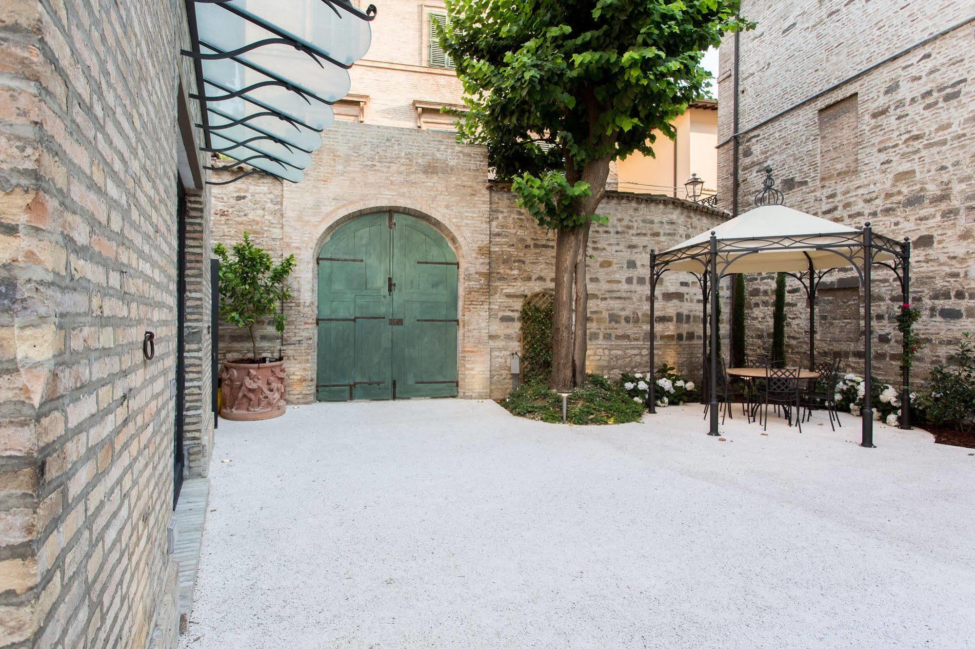 Palazzo Gentili Apartment San Severino Marche Exterior photo