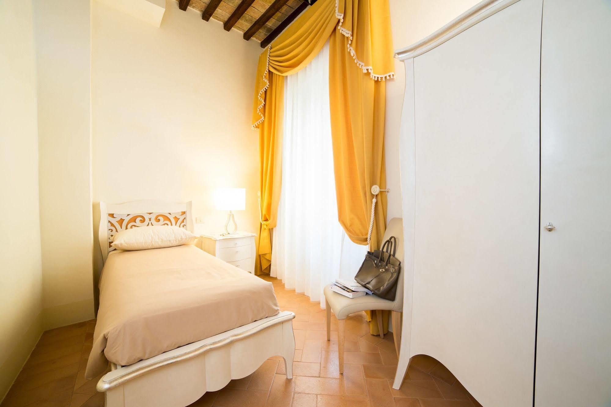 Palazzo Gentili Apartment San Severino Marche Exterior photo